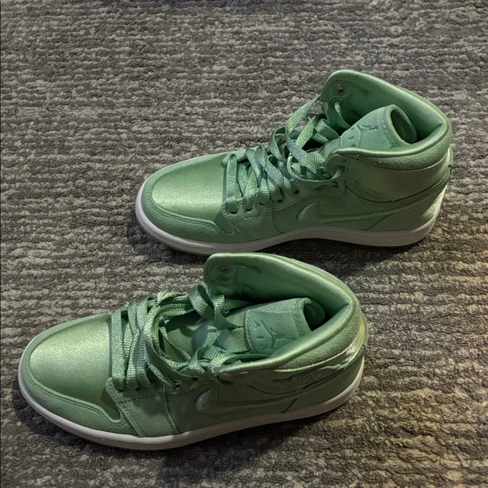 Woman’s Air Jordan 1 Ret High SOH, size 5 - Picture 5 of 8